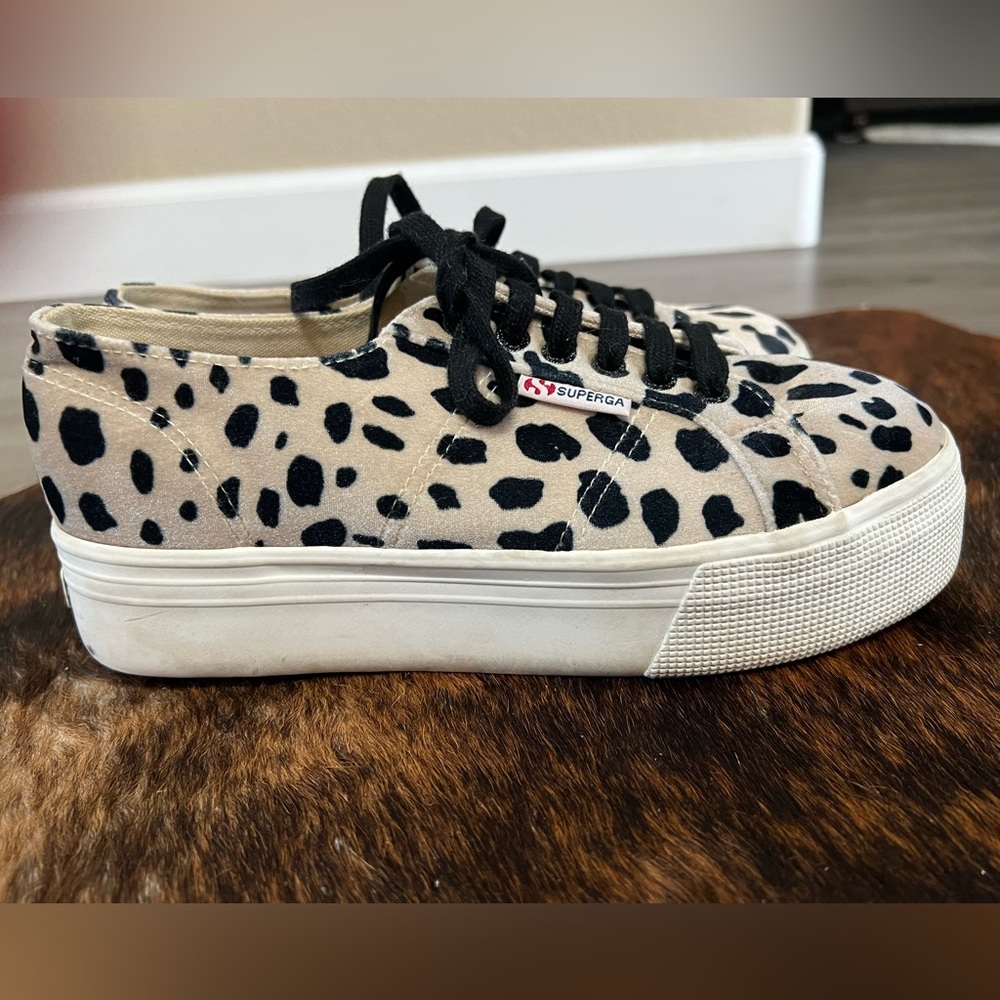 Superga Leopard Print Velvet Low Top Lace Up Platform Sneakers size 8 women’s